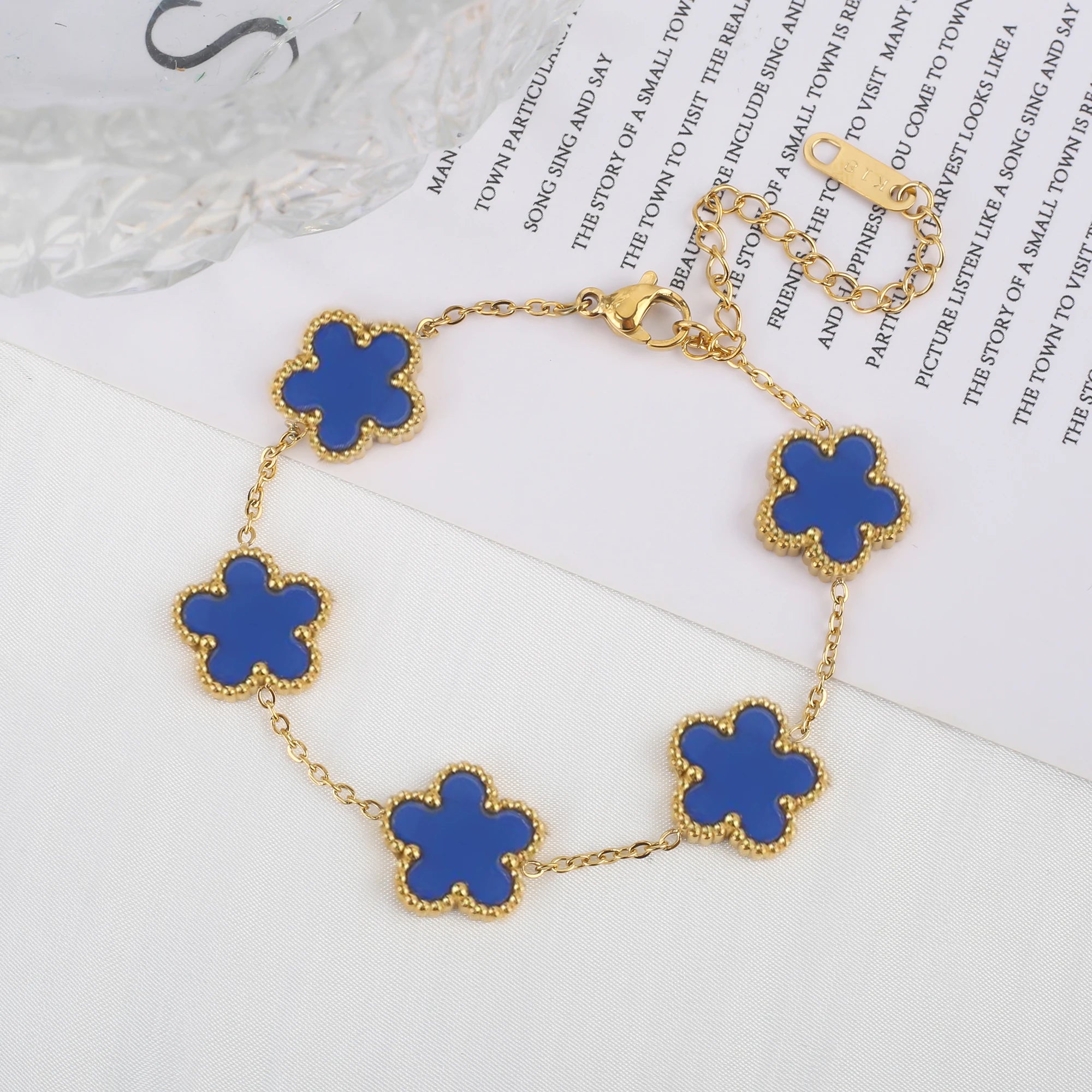 Lucky Clover Shell Bracelet for Women