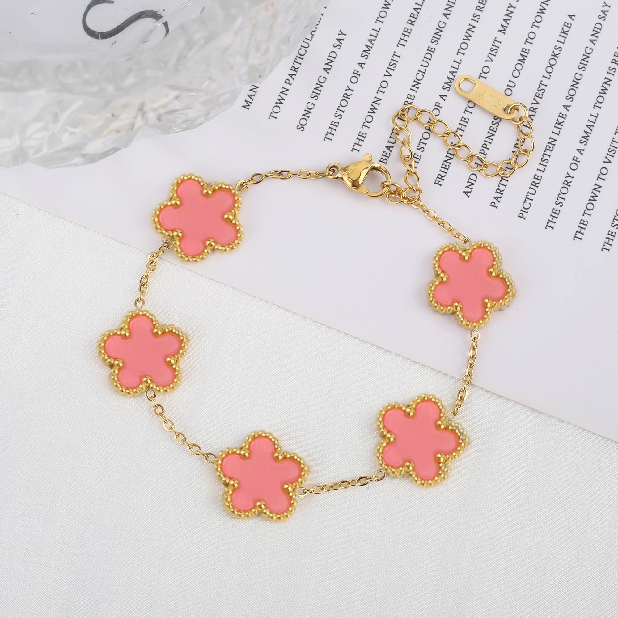 Lucky Clover Shell Bracelet for Women