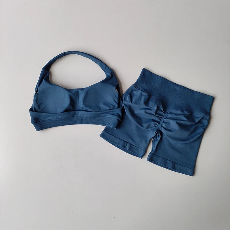 Seamless Halter Sports Bra & Scrunch Shorts Set – High Waist Yoga Workout Set