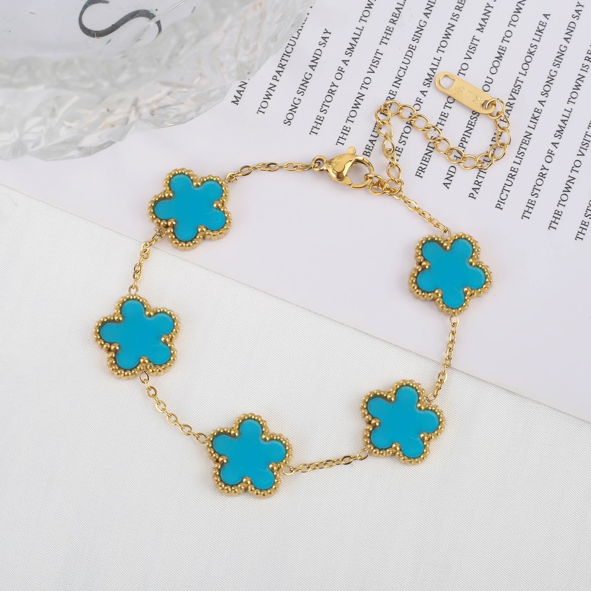 Lucky Clover Shell Bracelet for Women