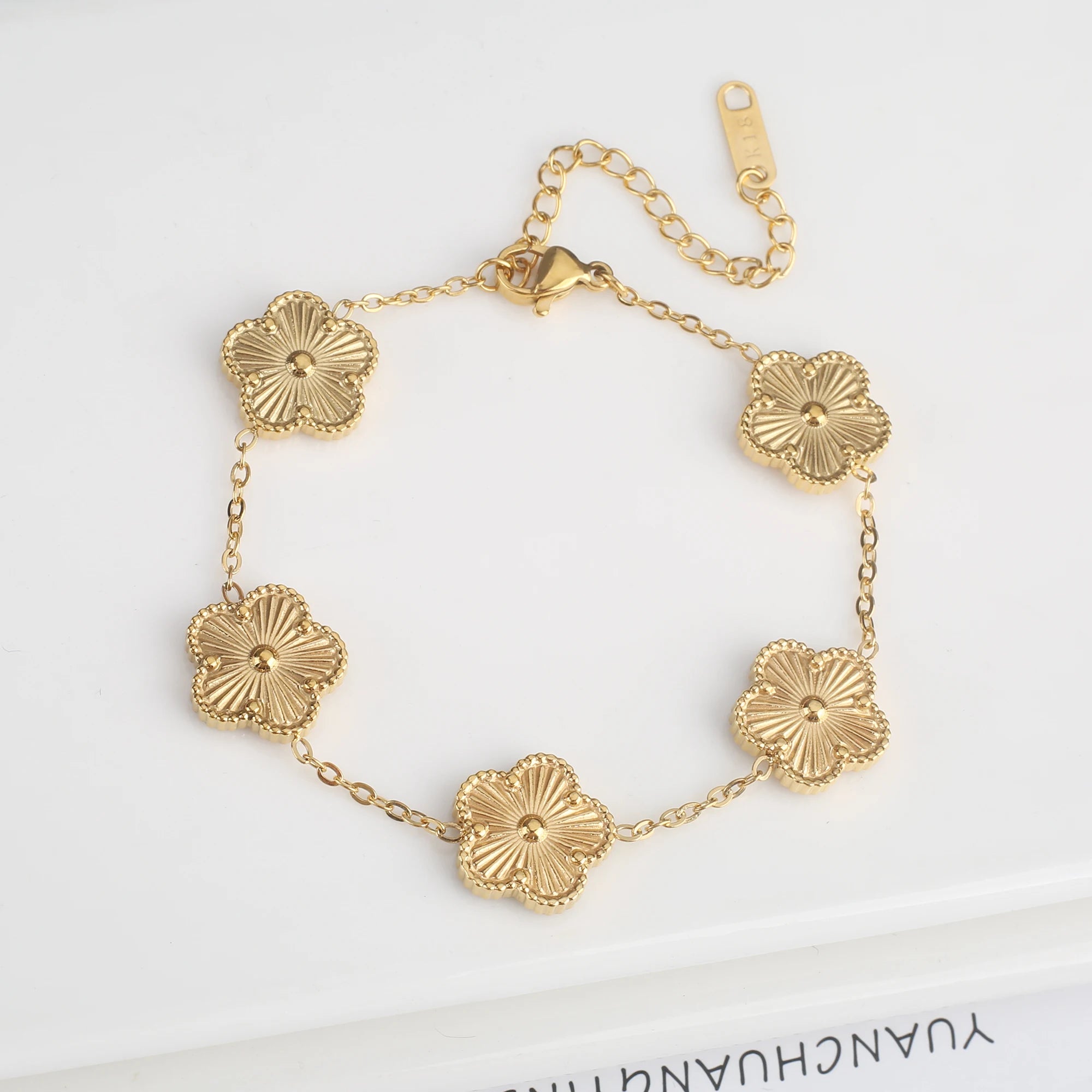 Lucky Clover Shell Bracelet for Women
