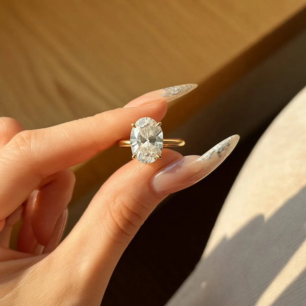 Women's Oval Diamond Engagement Ring – Classic Four-Claw Wedding Ring 2026 Design