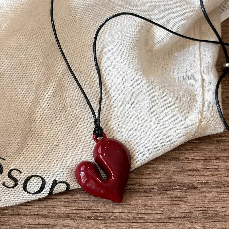 Vintage Red Heart Pendant Necklace for Women – 80s Aesthetic Romantic Choker