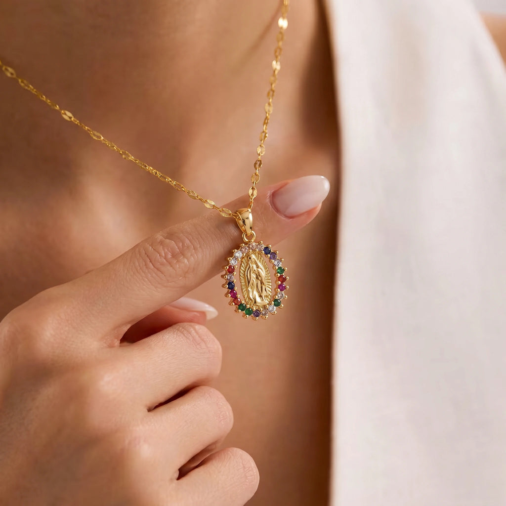Elegant Gold Pendant Necklace for Women – Minimalist Fashion Jewelry Gift