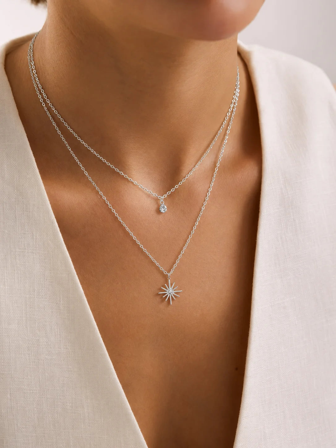 Elegant Gold Pendant Necklace for Women – Minimalist Fashion Jewelry Gift