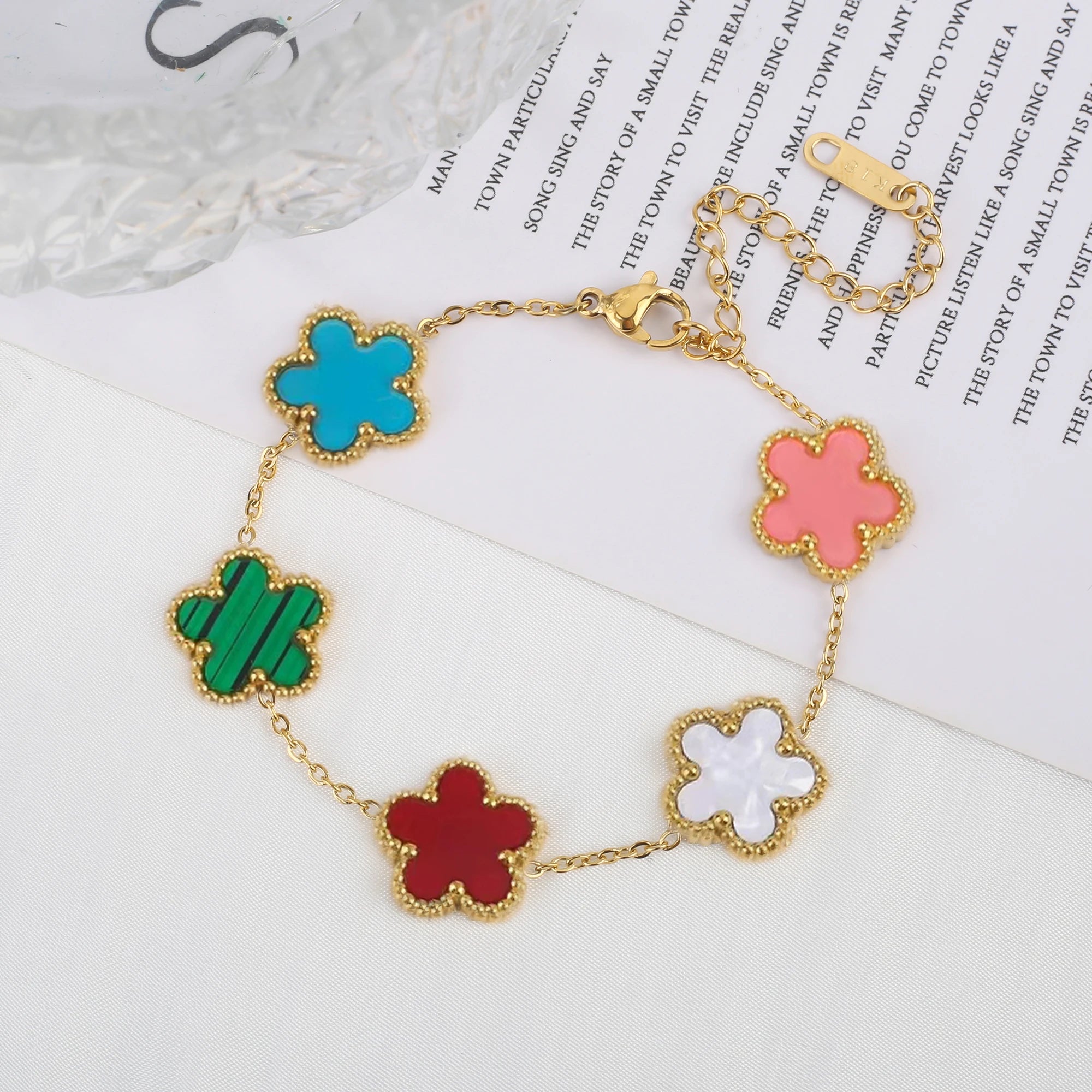Lucky Clover Shell Bracelet for Women